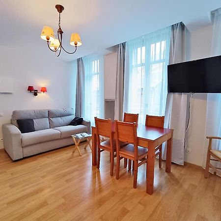 Il Etait Une Fois Luchon, T2, Centre Luchon, Wifi, Casier A Skis, Ascenseur, 4 Personnes Apartment Bagneres-de-Luchon Luaran gambar